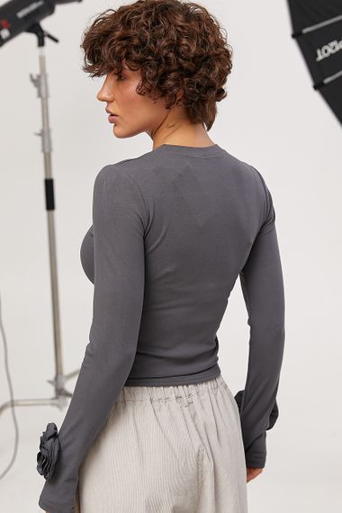 Однотонний лонг з трояндами на рукавах - сірий цвет, ONE SIZE (є розміри) | Зображення 1