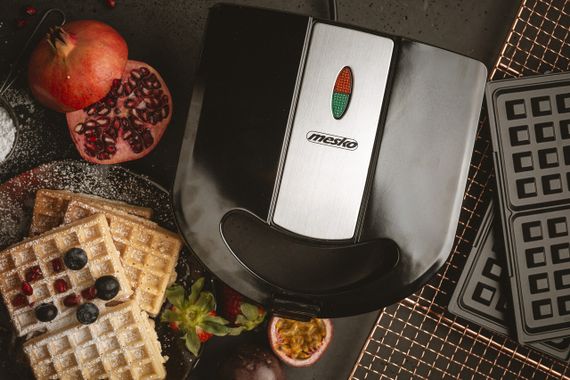 Мультипекарь 3в1 Mesko MS 3045 сэндвичница вафельница гриль со сменными панелями | Зображення 6