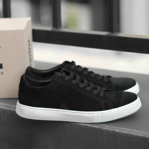 Замшеві кросівки на білій підошві 44 розмір | Зображення 1