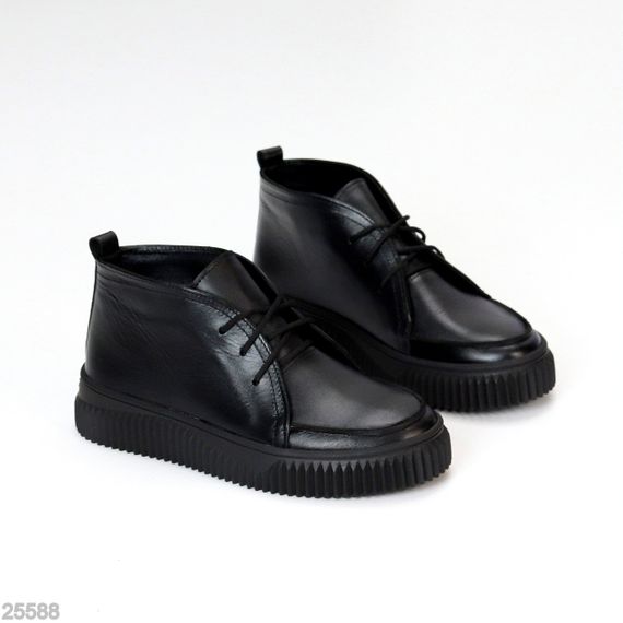 Шкіряні чорні черевики дезерти в стилі casual на потовщеній підошві 40