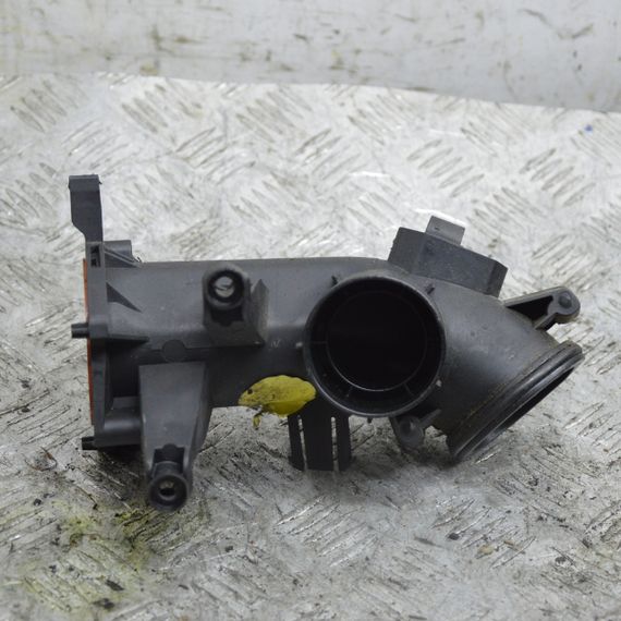 Патрубок повітряного фільтра 1.4 TSI Volkswagen Golf V 2003-2008 Трубка повітря Фольксваген Гольф 5 03C145861D