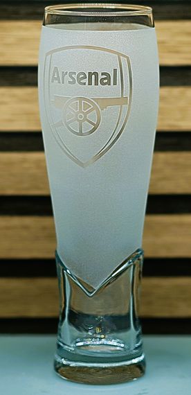 Пивний келих крафтовий 440 мл ФК Арсенал Arsenal з гравіюванням подарунок для фаната футбольна кружка матовий | Зображення 2