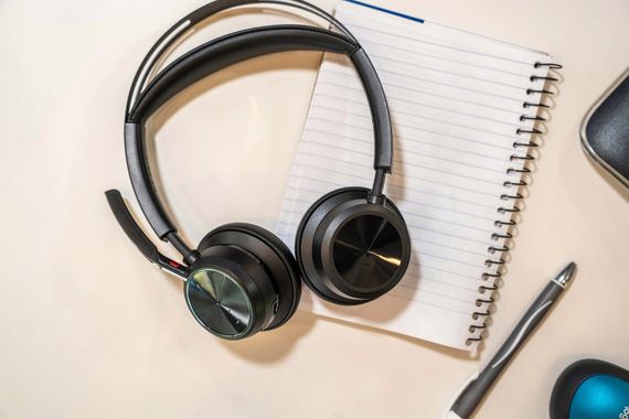 Гарнитура компьютерная стерео On-ear Poly Voyager Focus 2 76U46AA | Зображення 8