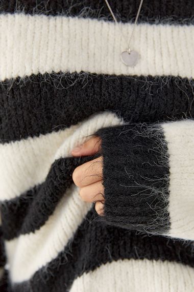 Теплий светр оверсайз у смужку - молочний цвет, ONE SIZE (є розміри) | Зображення 3