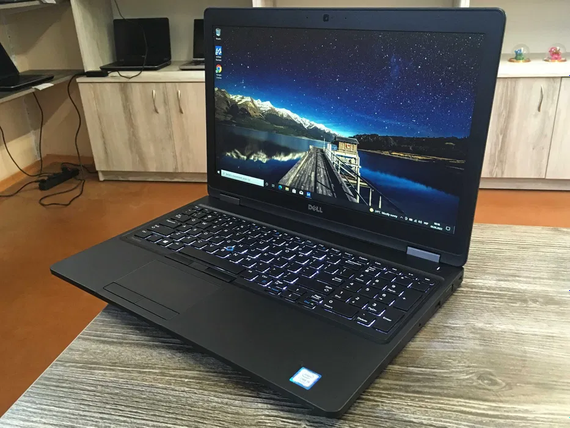 Ноутбук Dell Precision 3520|15.6 FHD,IPS/i5-7440HQ/16Gb/QuadroM620 2GB/256SSD
