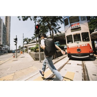 Рюкзак туристичний Pacsafe Vibe 25L backpack чорний2 (60301130) | Зображення 1