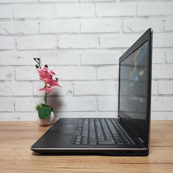 Ноутбук Б-клас Dell Latitude E7440 / 14" (1920x1080) TN / Intel Core i5-4300U (2 (4) ядра по 1.9 - 2.9 GHz) / 8 GB DDR3 / 256 GB SSD / Intel HD Graphics 4400 / WebCam б/в | Зображення 5
