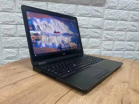 Ноутбук Dell Precision 3510 15.6"FHD IPS i5 6300HQ 8Gb/SSD500 | Зображення 2
