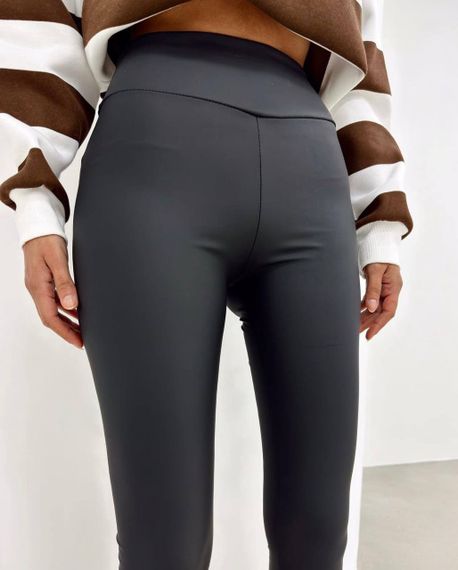 Женские теплые лосины из матовой экокожи на флисе BF967 цвет черный, размер 42/44 | Зображення 3