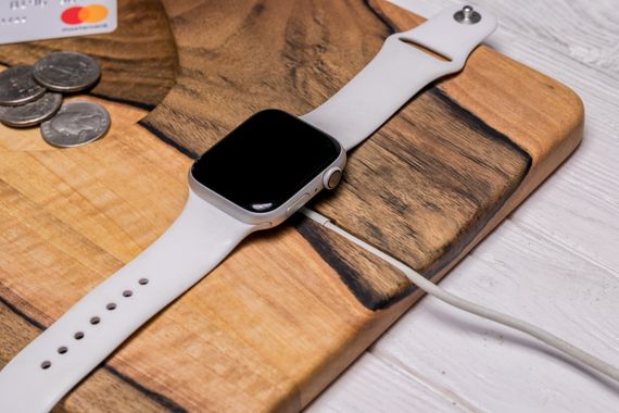 Аксесуар для часів «Play iWatch» з персоналізацією | Зображення 4