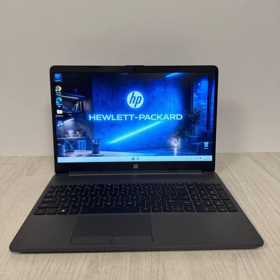 Ультрабук HP 255 G9 / 15.6" (1920x1080) IPS / AMD Ryzen 5 5625U (6 (12) ядер по 2.3 - 4.3 GHz) / 8 GB DDR4 / 256 GB SSD M.2 / AMD Radeon RX Vega 7 Graphics / WebCam б/у | Зображення 1