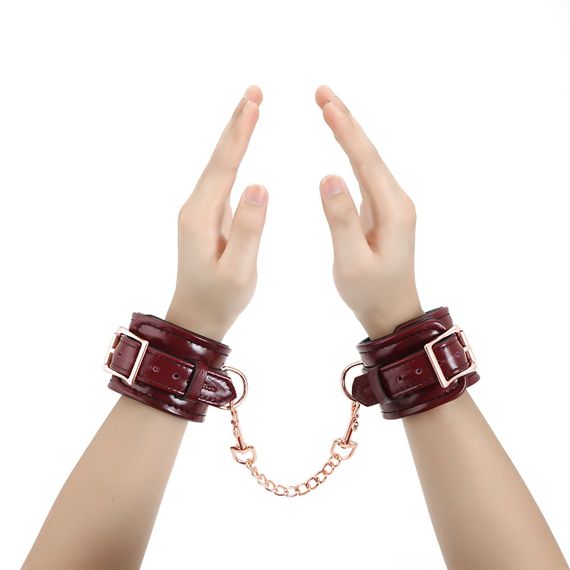 Шкіряні наручники Liebe Seele Wine Red Wrist Cuffs, знімний ланцюжок-кріплення | Зображення 8