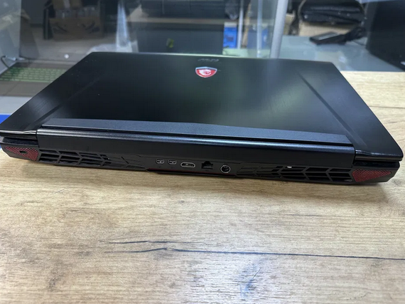 Ноутбук MSI Dominator Pro 17.3" FHD IPS i7 4710HQ/16GB/SSD+HDD/GTX 980M-8Gb Б/В | Зображення 2
