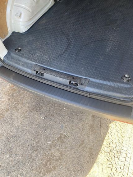 Накладка на задний бампер с загибом (ABS-пластик) Матовая для Volkswagen T5 Caravelle 2004-2010 гг | Зображення 4