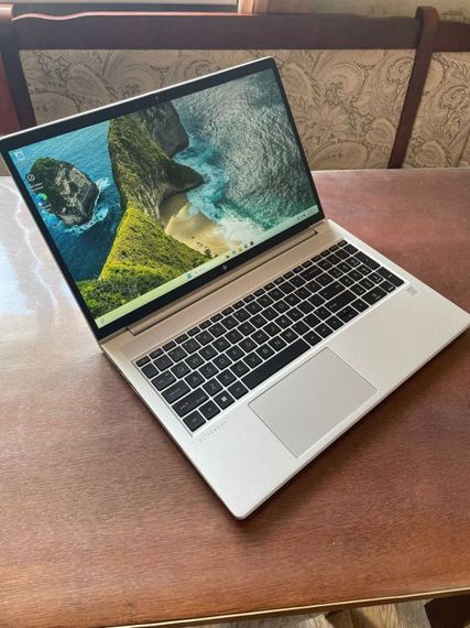 Ноутбук HP EliteBook 655 G10 / 15.6" (1920x1080) IPS / AMD Ryzen 7 7730U (8 (16) ядер по 2.0 - 4.5 GHz) / 16 GB DDR4 / 256 GB SSD / AMD Radeon Vega 8 Graphics / WebCam б/в | Зображення 1