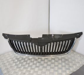 Решітка радіатора Skoda Yeti 2009-2013 дорестайл Решітка переднього бампера Шкода Йеті 5L0853668