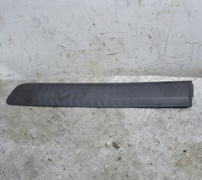 Молдинг бічних зсувних лівих дверей Fiat Doblo 2004-2010 Накладка лівих дверей Фіат Добло 735388384