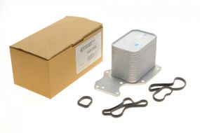 Радиатор масляный BMW 3 F30 F80 5 F10 G30 F90 7 G11 G12 11- теплообменник B47 N47 06013705