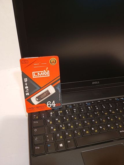 Ноутбук Б-класс Dell Latitude E5540 / 15.6" (1366x768) TN / Intel Core i5-4310U (2 (4) ядра по 2.0 - 3.0 GHz) / 8 GB DDR3 / 256 GB SSD / Intel HD Graphics 4400 / WebCam / DVD-RW б/у | Зображення 8