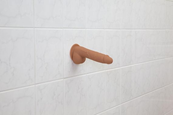 Фалоімітатор ADDICTION Steven 7.5" Silicone Dong Caramel, віброкуля в подарунок Sex Aura | Зображення 7