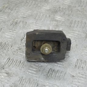 Подушка коробки передач BMW E60 E61 E63 E64 2003-2010 Подушка кріплення КПП БМВ е60 22316761093 6761093