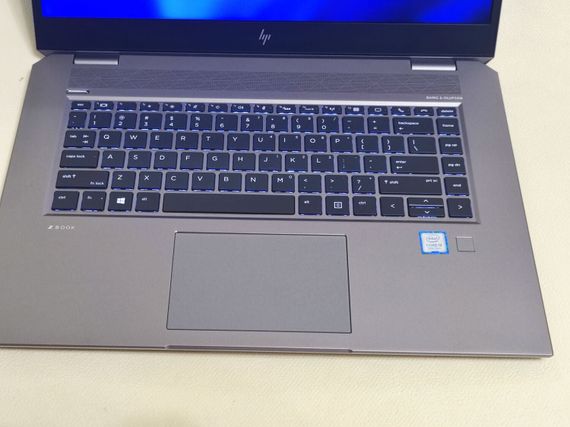 Мобільна робоча станція HP ZBook Studio G5 / 15.6" (3840x2160) IPS / Intel Core i9-8950HK (6 (12) ядра по 2.9 - 4.8 GHz) / 16 GB DDR4 / 256 GB SSD / nVidia Quadro P20 WebCam б/в | Зображення 2