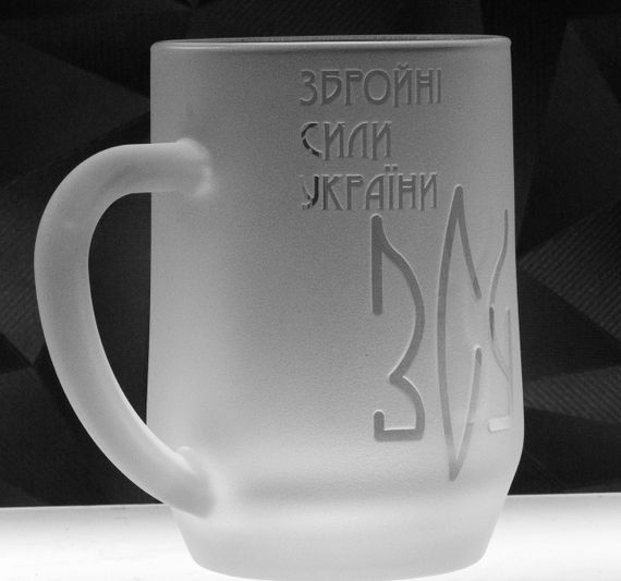 Подарочный бокал для пива 570 с гравировкой  надписи ЗСУ | Зображення 2