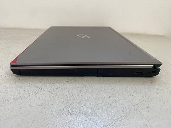 Мобільна робоча станція Fujitsu Celsius H730 / 15.6" (1920x1080) IPS / Intel Core i7-4810MQ (4 (8) ядра по 2.8 - 3.8 GHz) / 16 GB DDR3 / 256 GB SSD / nVidia Quadro K1100M, 2 GB GDDR5, 128-bit / WebCam / DVD-ROM б/в | Зображення 3