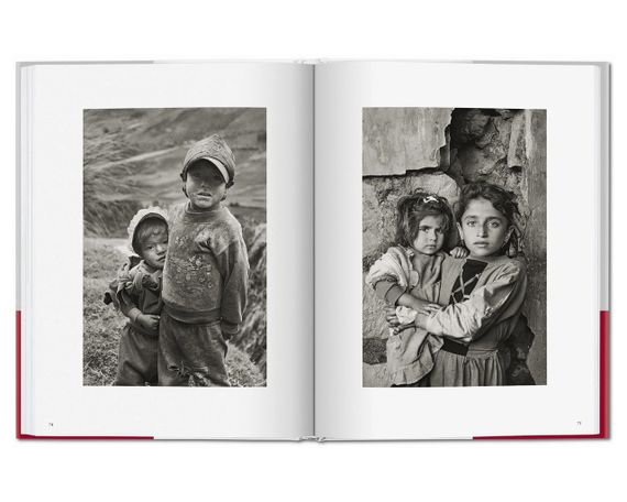 Книга для фотографів Sebastiao Salgado "Children" легендарні фотографи сучасності Себастьян Сальгадо | Зображення 6