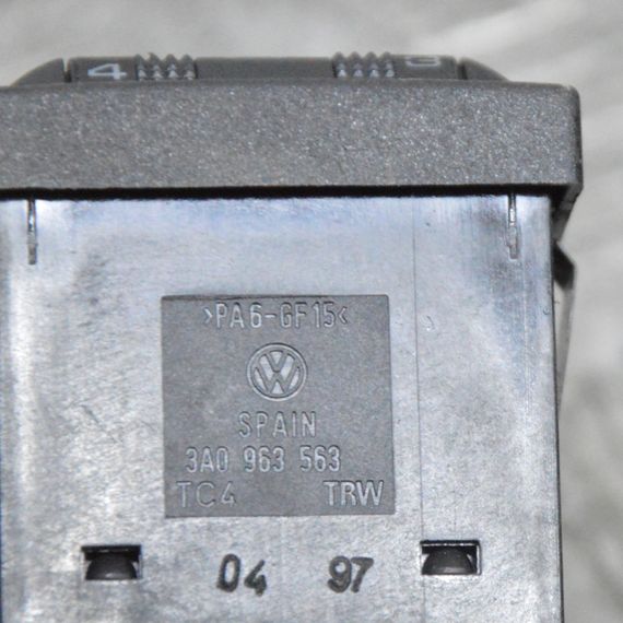 Кнопка підігріву сидінь Volkswagen Passat B4 1993-1997 Перемикач обігріву сидіння Фольксваген 3A0963563 | Зображення 2