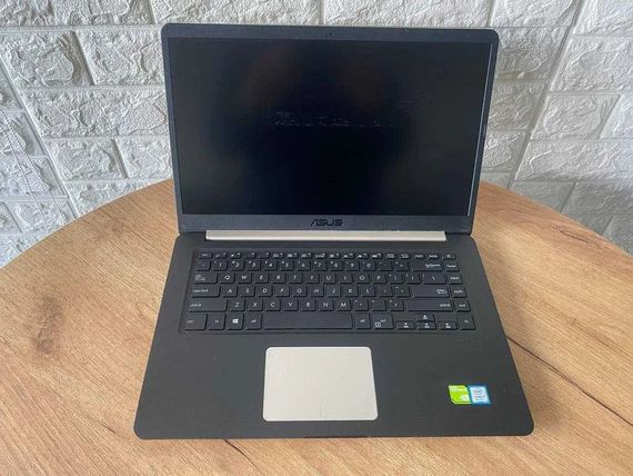 Ноутбук Asus VivoBook S15 15.6" FHD IPS i7 8550U 8Gb/SSD240/ Nvidia MX130 | Зображення 2