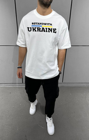 Футболка з мерчем