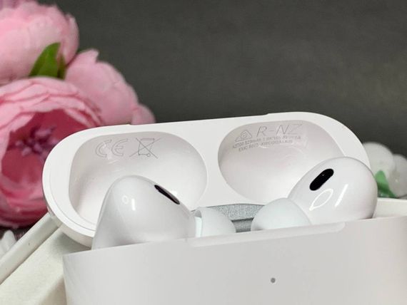 Навушники AirPods Pro 2 з Full якістю на 2024 рік (з шумозаглушенням) білі | Зображення 2