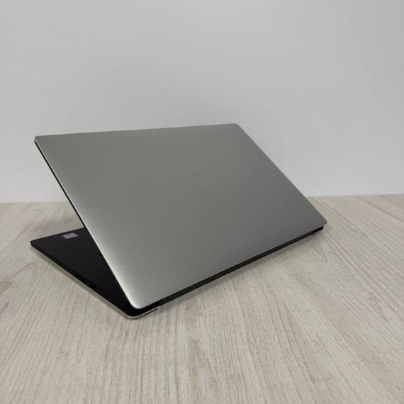 Мобільна робоча станція Б-класу Dell Precision 5540 / 15,6" (1920x1080) IPS / Intel Core i7-9850H (6 (12) ядер по 2,6 - 4,6 ГГц) / 16 ГБ DDR4 / 512 ГБ SSD / nVidia Quadro T1000, 4 ГБ GDDR5, 128-біт / WebCam б/в | Зображення 5