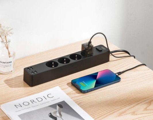 Мережевий подовжувач фільтр XO WL06 1,8 м 3 розетки 4 USB Чорний | Зображення 1