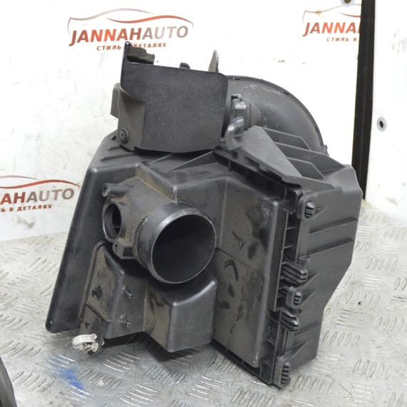 Корпус повітряного фільтра Mazda 5 2.0 CD 2005-2010 Корпус фільтра повітря Мазда 5 BRF7N
