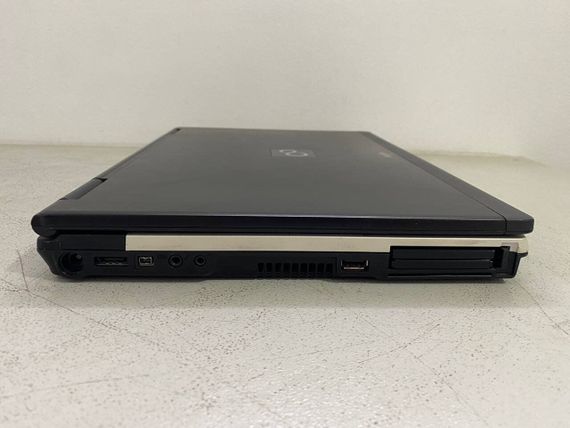 Ноутбук Fujitsu Celsius H700 / 15.6" (1920x1080) TN / Intel Core i7-620M (2 (4) ядра по 2.66 - 3.33 GHz) / 8 GB DDR3 / 128 GB SSD / nVidia Quadro FX 880M, 1 GB GDDR3, 128-bit / DVD-ROM б/в | Зображення 2