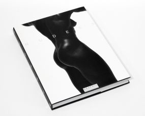 Книга - фотоальбом эротической фотографии лучших фотографов мира Graphis Nudes V.3