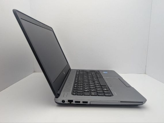 Ноутбук HP ProBook 640 G1 / 14" (1600x900) TN / Intel Core i5-4300M (2 (4) ядра по 2.6 - 3.3 GHz) / 8 GB DDR3 / 120 GB SSD / Intel HD Graphics 4600 / WebCam / DVD-ROM б/в | Зображення 3