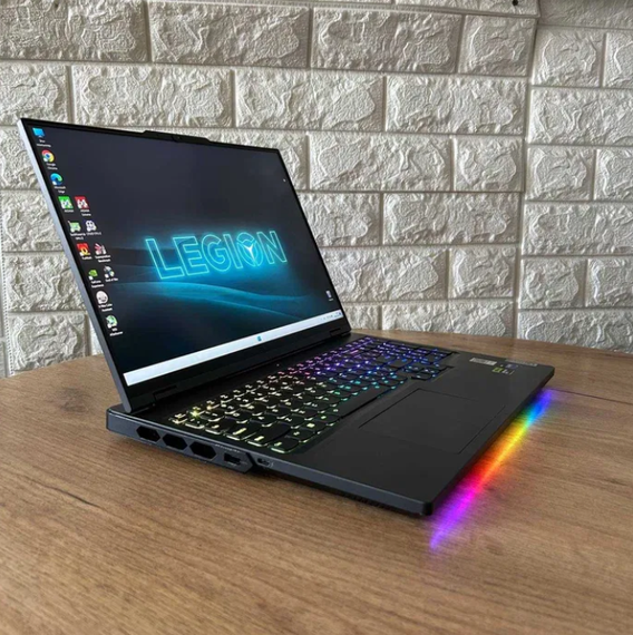 Ноутбук Lenovo Legion Pro 16IRX8H 2K 240Hz i9 13900HX 16Gb SSD 1Tb RTX 4090 Б/В | Зображення 2