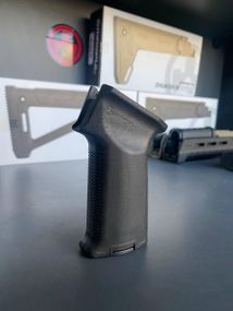 Пистолетная ручка на ак-47/74 Обвес на АК Ручка пистолетная Magpul Пистолетная рукоятка Magpul