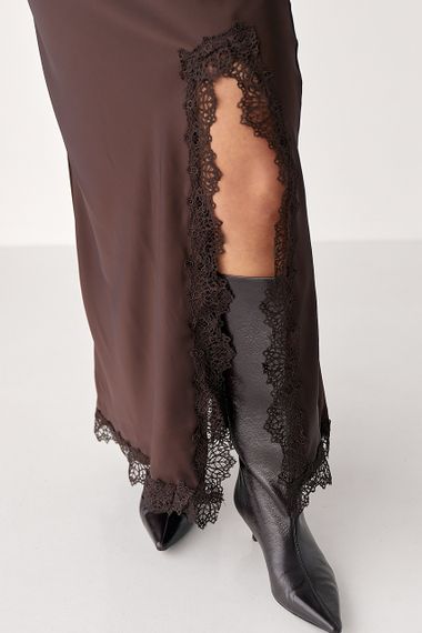 Сатинова довга спідниця з розрізом - коричневий цвет, M (є розміри) | Зображення 3