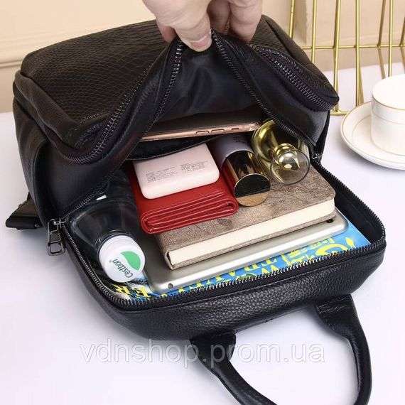 Рюкзак женский кожаный с тиснением под рептилию 23х30х13, сумка наплечная для города, черная | Зображення 6