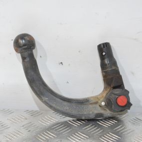 Фаркоп Volkswagen Golf V 2003-2009 Буксирувальний гак Фольксваген Гольф 5 1K0803882