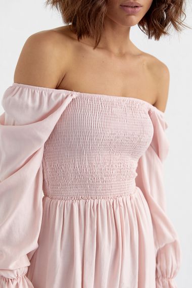 Платье с длинными рукавами и резинкой на груди LUREX пудра цвет S | Зображення 3