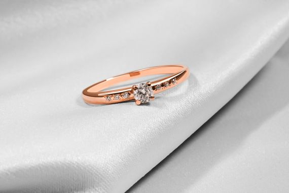 Кольцо из красного золота с фианитами 14 K-0386 | Зображення 5