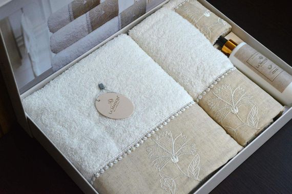 Подарунковий набір рушників La Maison, 3 шт. з ароматом Olivia | Зображення 3