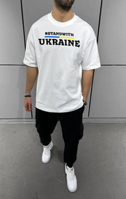 Футболка з мерчем