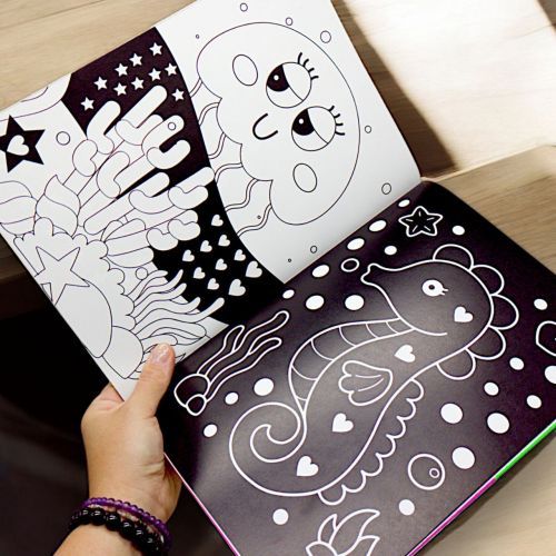 Книжка-розмальовка "Neon Stickers book: Потішне королівство" | Зображення 1