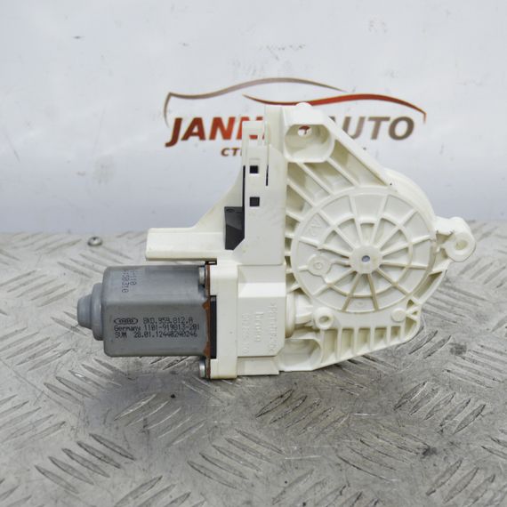 Двигун склопідіймача задній правий Audi A6 (C7) Q5 (8R) моторчик Ауді а6 ку5 мотор 8K0959812A